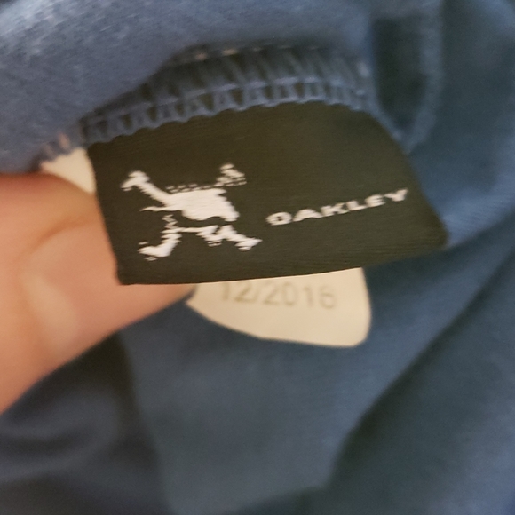 Oakley large 2016 tshirt - Picture 6 of 6